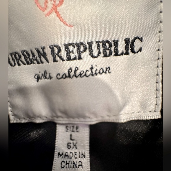 URBAN REPUBLIC EUC Sz 6X
Purple Sequin Kids Jacket - Picture 4 of 6